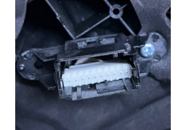 Дзеркало зовнішнє праве електричне Renault Clio 2, Symbol, 7 pin