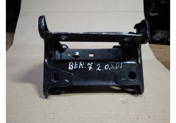 Кронштейн лівої подушки двигуна Citroen Berlingo, Peugeot Partner, 1.9 D, 2.0 HDi