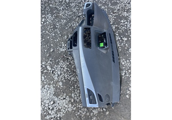 Панель приборів, торпеда Рено Меган 3