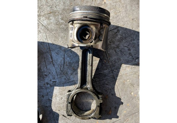 Шатун з поршнем Renault, 2.0 DCi, 7701477831