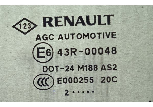 Скло кузовне праве заднє Renault Megane 3, універсал, 833060008R *