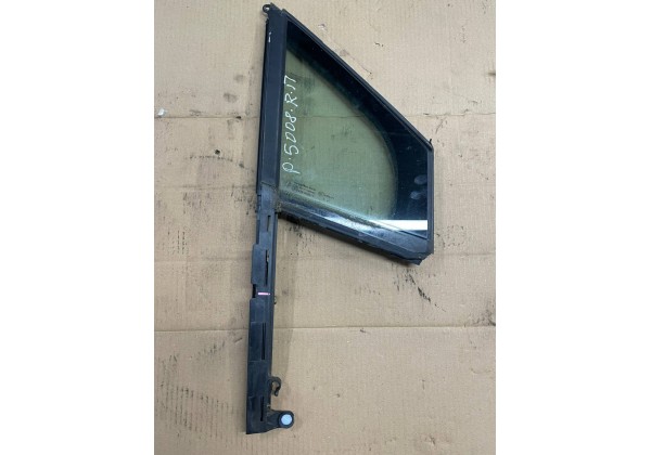 Скло кутове передньої правої дверки Peugeot 5008, 09-16, 9202N9