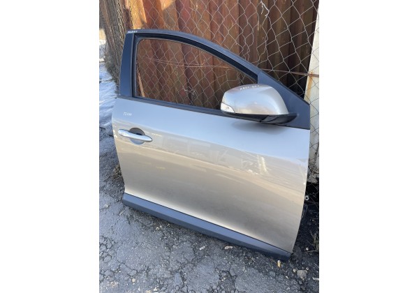 Двері передні праві Renault Megane III, TEHNK