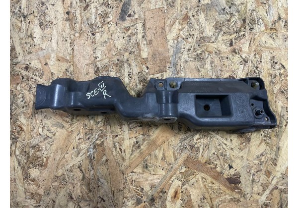 Кронштейн переднього правого крила верхній Renault Scenic 3, 631220010R