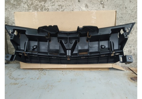 Решітка радіатора внутрішня, (окуляр, телевізор, рамка) Renault Kangoo II, 620363336R*
